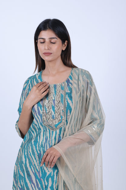 Green Printed Straight Kurta Along With Solid palazzo and Solid Dupatta