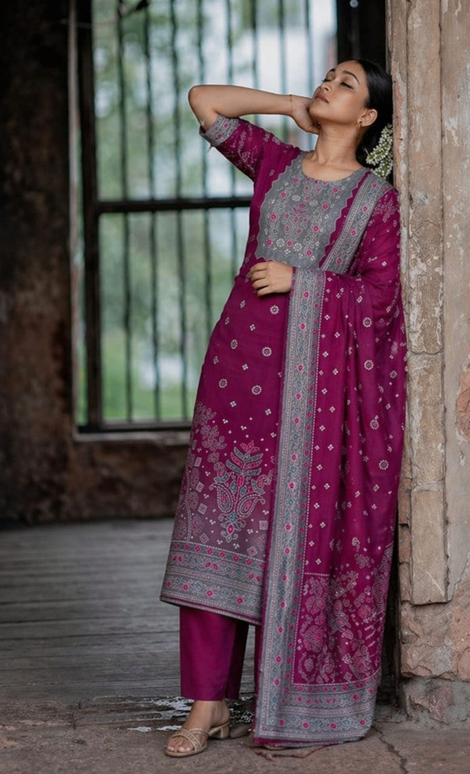 house-of-paral-elegant-magenta-traditional-suit-set-with-grey-detailing