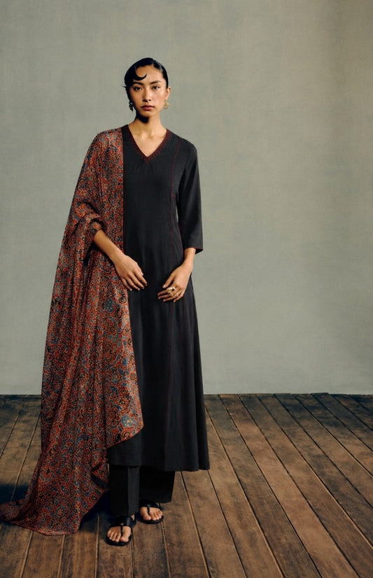 Black Chanderi Kurta Set with Jacquard Dupatta – House of Paral