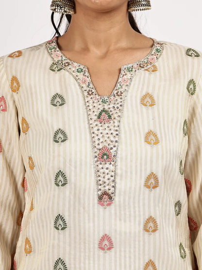 Off-White Kurta & Green Pants Set with Dupatta