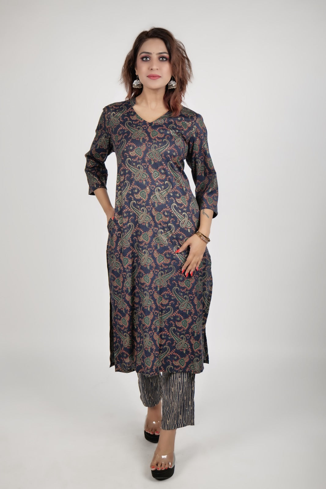 Black printed kurta along with stright pants Black printed kurta along with stright pants